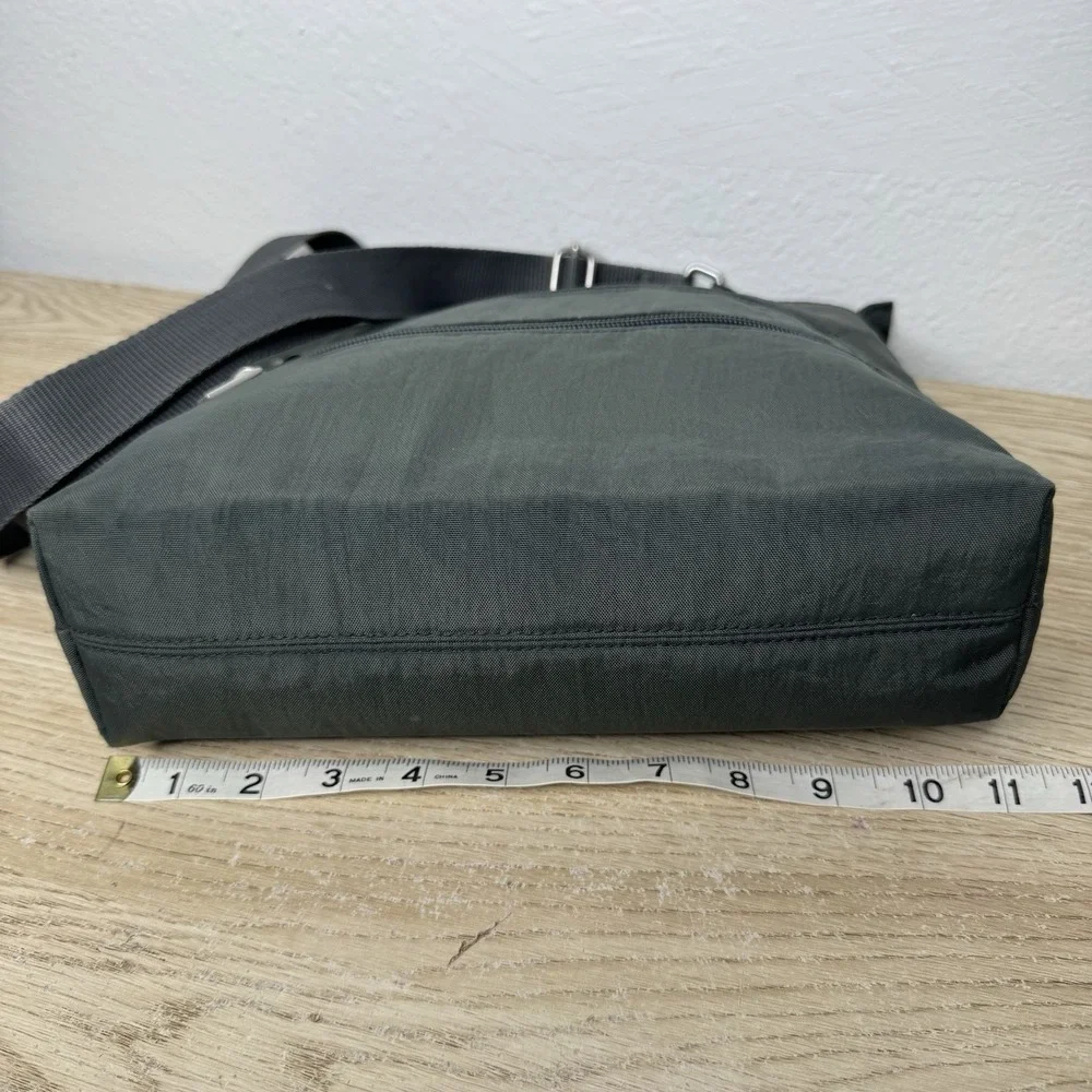 Baggallini Gray‎ Bucket Bagg Crossbody Purse Handbag Travel Bag - Stained Lining
